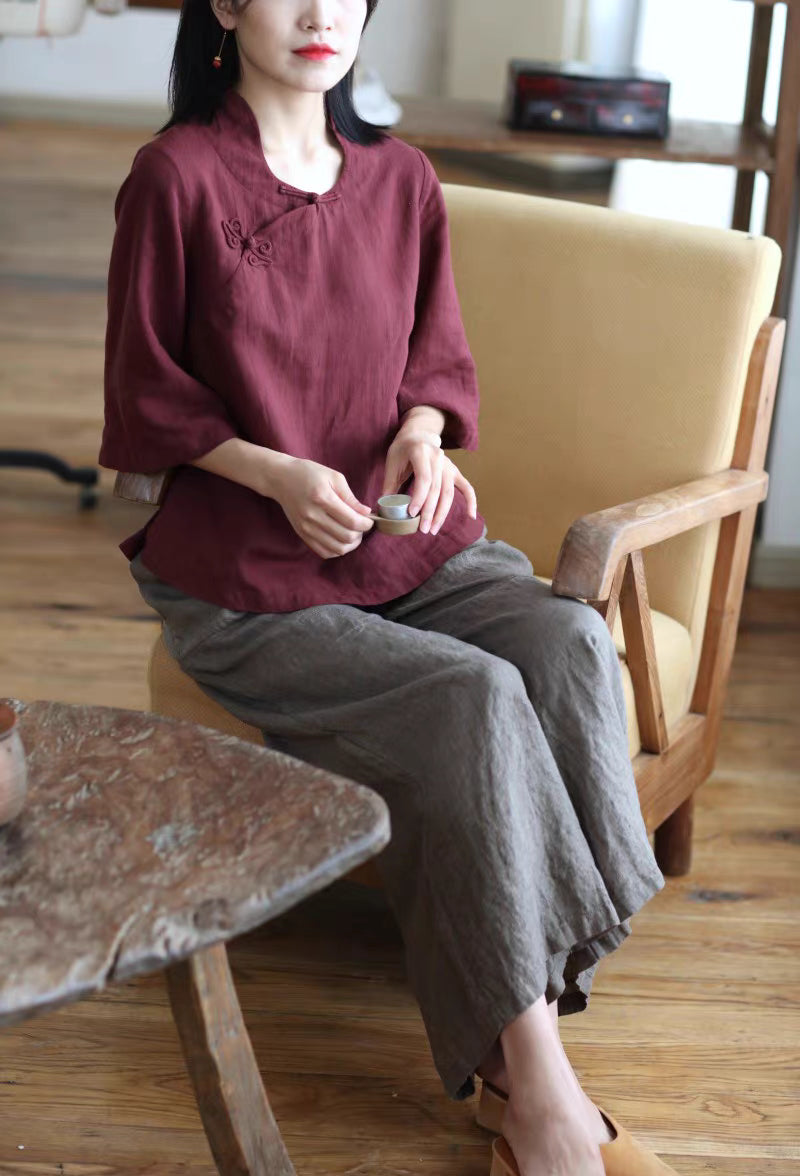 Curved Crew Neck Pankou Cheongsam Top in Maroon