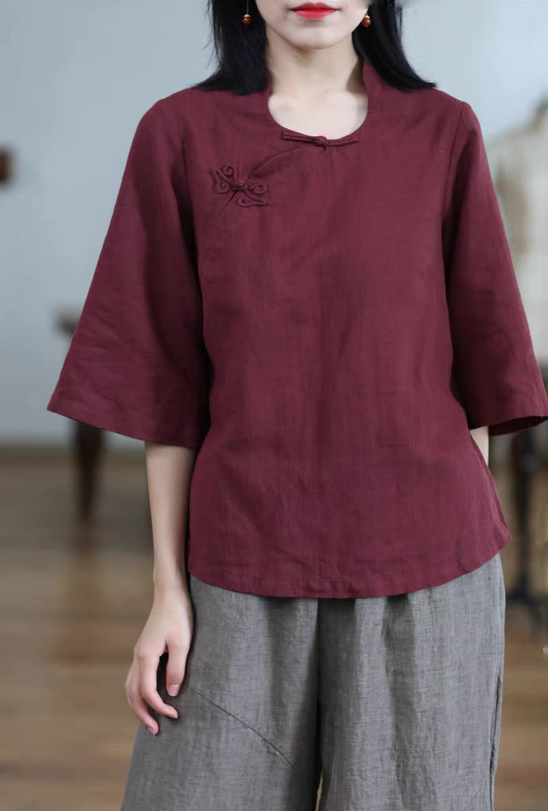 Curved Crew Neck Pankou Cheongsam Top in Maroon