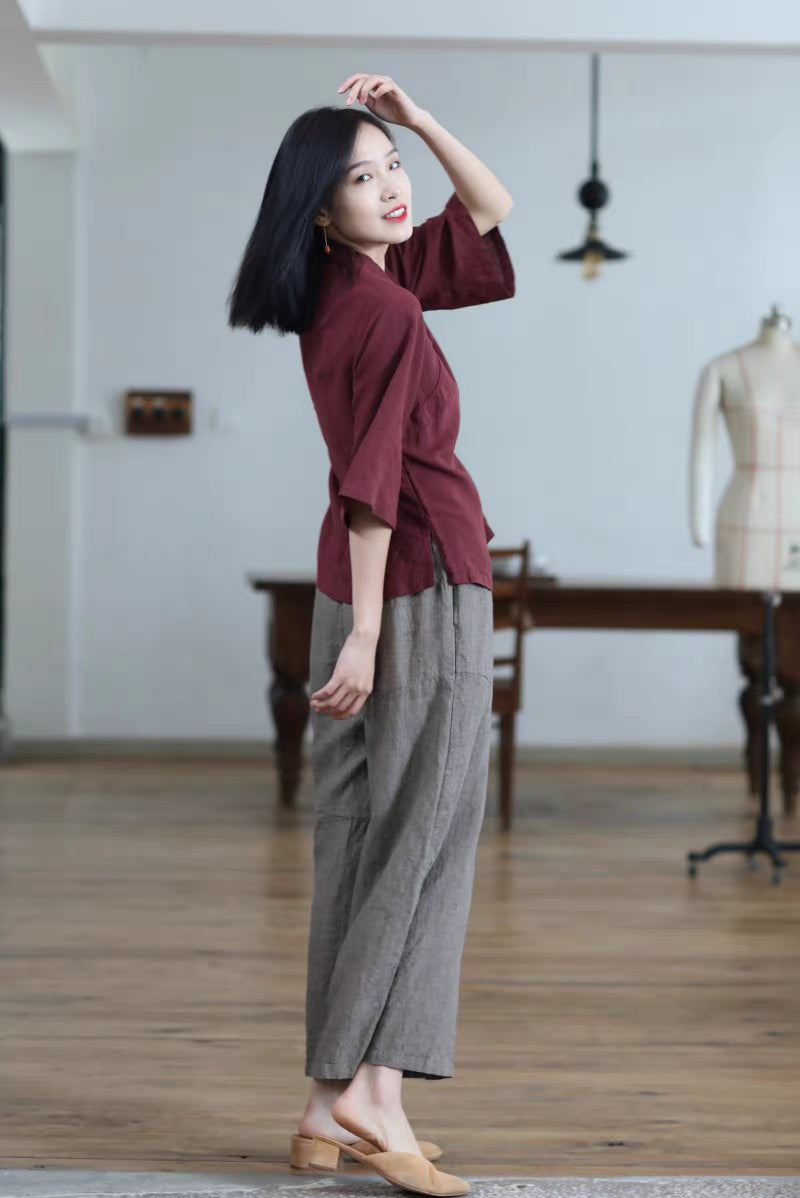 Curved Crew Neck Pankou Cheongsam Top in Maroon