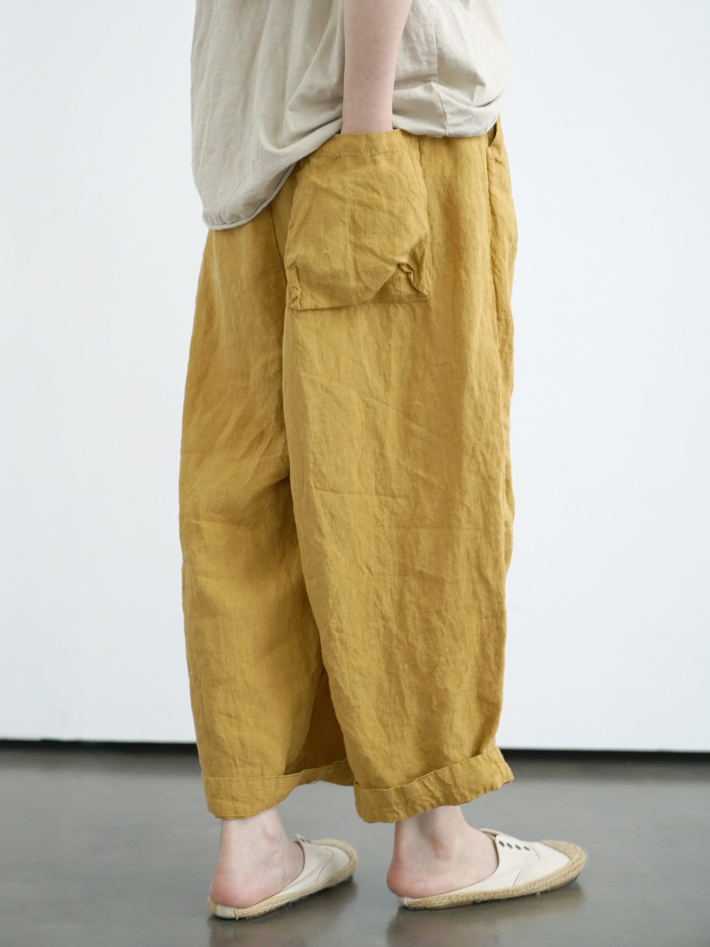 Linen Pants in Olive