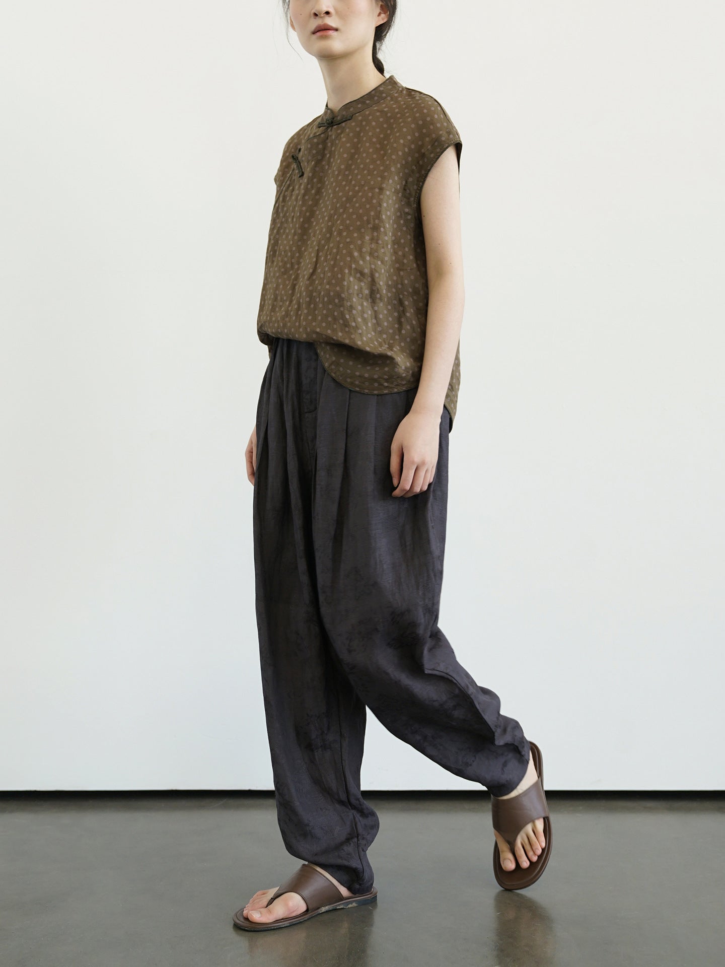 Polka Dot Cap Sleeve Cheongsam Top in Brown