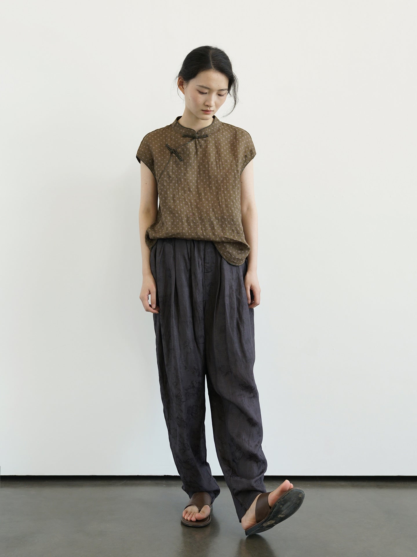 Polka Dot Cap Sleeve Cheongsam Top in Brown